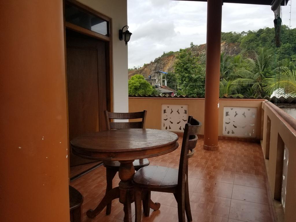 Kumara Guest House Unawatuna Eksteriør billede